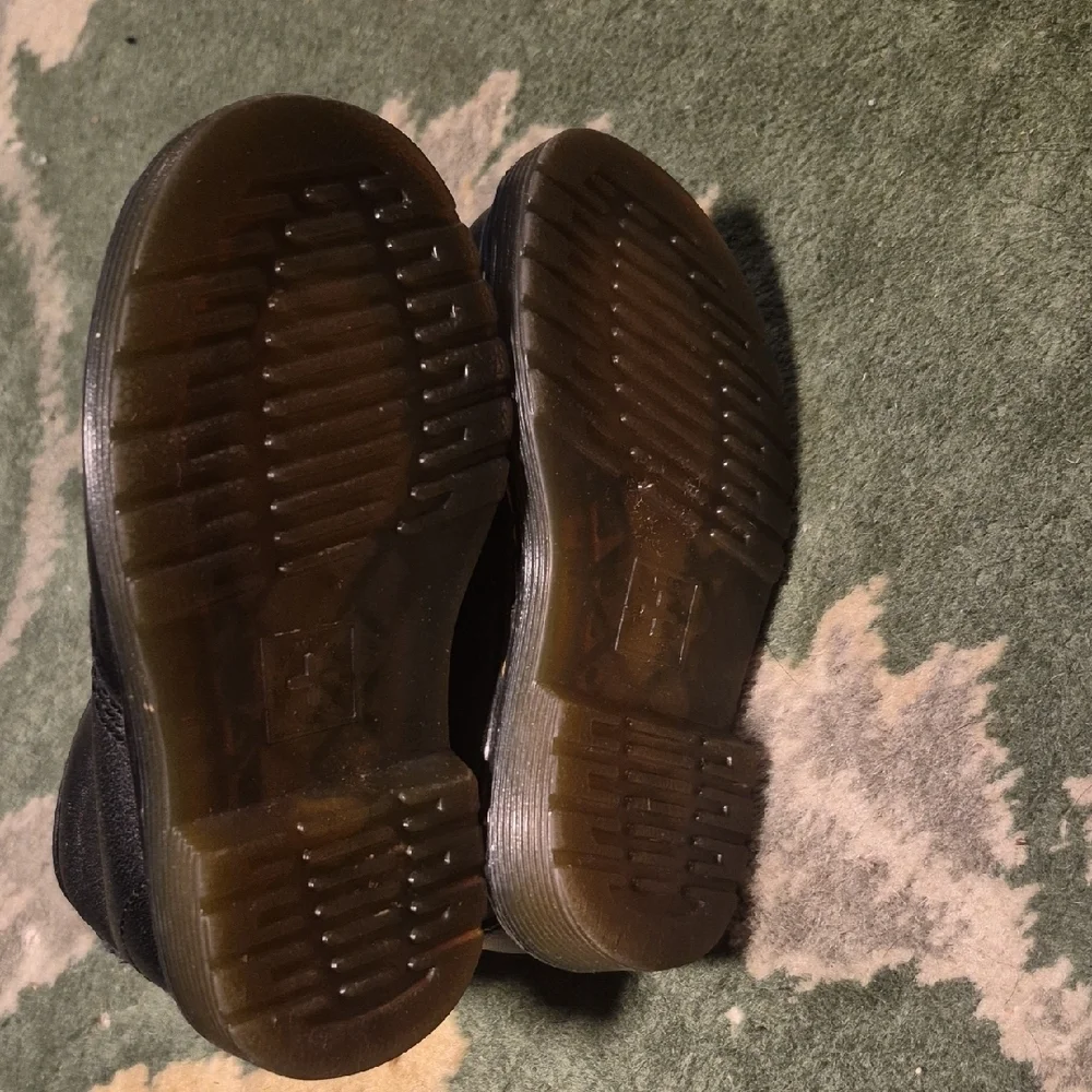 Dr. Martens classic black